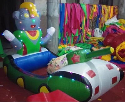 從浙江鎧甲勇士到江蘇氣模樂園 電動童車外罩與充氣玩具的創(chuàng)意融合